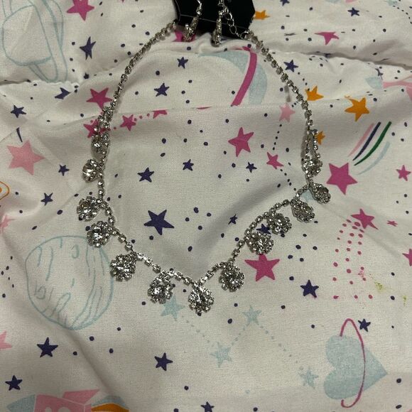 Paparazzi Silver Necklace with Crystal Clusters - Picture 12 of 15